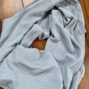 Lululemon Infinity Scarf Light Grey